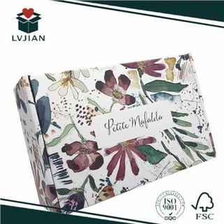 Gofrēta papīra kaste apģērbam